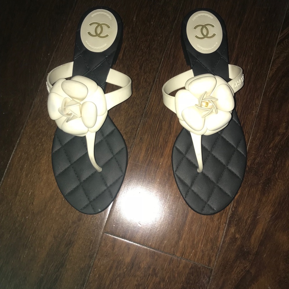 Chanel sandals size 41
